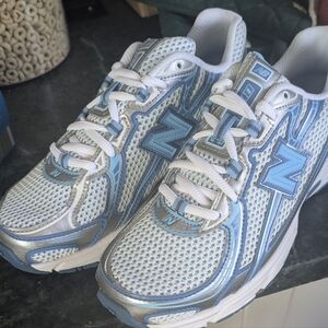 New Balance 740 White and Blue Athletic Shoes